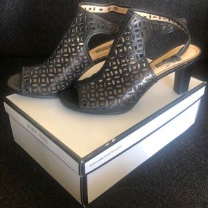 ❤️SOLD❤️ Alex Marie heels